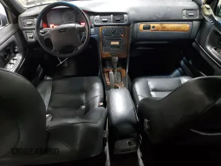 1999 Volvo S70 z VIN YV1LT56D8X2580778, wystawiony jako Copart lot #69043594 z przebiegiem 166 718 mil mil oraz Szkody całkowita. Historia ofert i sprzedaży dostępna na DreamBid. Obrazek 8.
