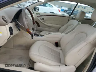 2009 Mercedes-Benz CLK 350 z VIN WDBTK56F69T103711, wystawiony jako Copart lot #82188534 z przebiegiem 48 244 mil mil oraz Szkoda całkowita • Salvage title. Historia ofert i sprzedaży dostępna na DreamBid. Obrazek 7.