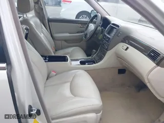 2002 Lexus LS 430 with VIN JTHBN30F520070952, listed as a IAAI auction lot 42045804 with 234,411 mi miles. Bid and sale history available at carsss.com. Image 5.