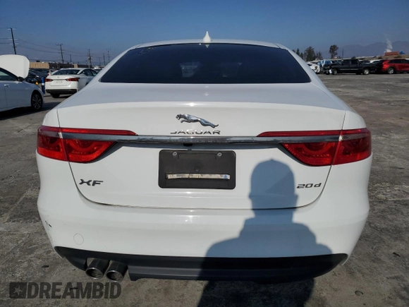 2018 Jaguar XF with VIN SAJBD4FN3JCY57700, listed as a Copart auction lot 42643035 with 67,909 mi miles and Salvage Title. Bid and sale history available at DreamBid. Image 6.