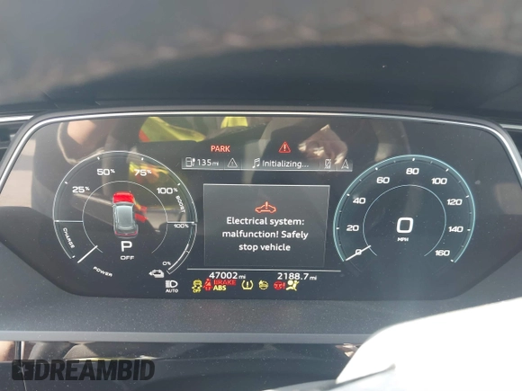 2022 Audi e-tron Premium z VIN WA1AAAGE2NB040546, wystawiony jako IAAI lot #41813053 z przebiegiem 47 002 mil mil oraz . Historia ofert i sprzedaży dostępna na DreamBid. Obrazek 7.