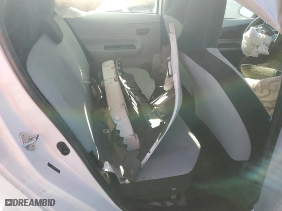 2014 Toyota Prius c One with VIN JTDKDTB32E1069893, listed as a Copart auction lot 53187435 with 60,131 mi miles and Salvage Title. Bid and sale history available at carsss.com. Image 11.