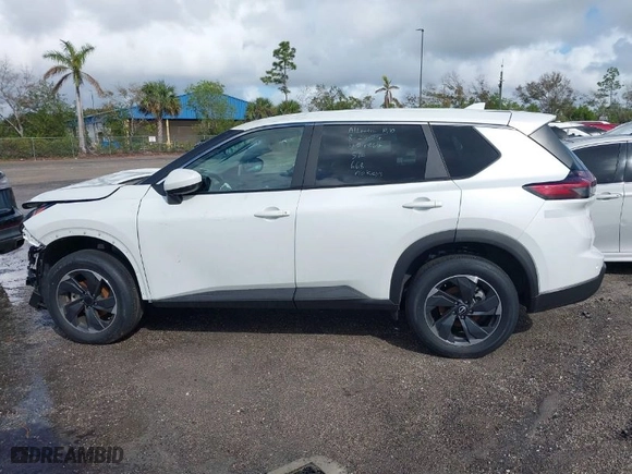 2024 Nissan Rogue SV with VIN 5N1BT3BA9RC704499, listed as a IAAI auction lot 40542778 with 4853 miles. Bid and sale history available at carsss.com. Image 14.