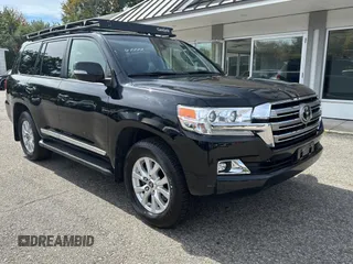 2017 Toyota Land Cruiser z VIN JTMCY7AJ7H4050517, wystawiony jako Copart lot #73833724 z przebiegiem 137 775 mil mil oraz Czysty tytuł • Clean title. Historia ofert i sprzedaży dostępna na DreamBid. Obrazek 1.
