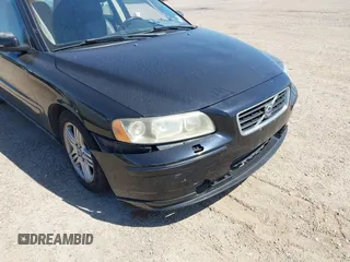 2007 Volvo S60 2.5L Turbo with VIN YV1RS592572637591, listed as a IAAI auction lot 42003278 with 198,118 mi miles. Bid and sale history available at carsss.com. Image 6.