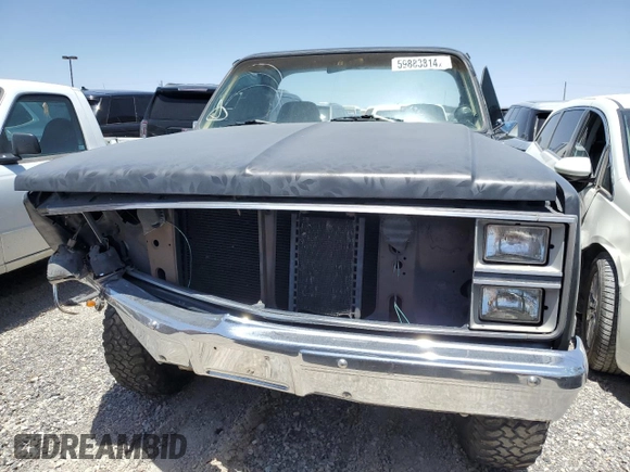 1983 GMC Jimmy z VIN 1G5EK18L4DF518255, wystawiony jako Copart lot #59883814 z przebiegiem 66 093 mil mil oraz Szkoda całkowita • Salvage title. Historia ofert i sprzedaży dostępna na DreamBid. Obrazek 5.