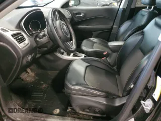 2017 Jeep Compass Latitude z VIN 3C4NJDBB6HT650913, wystawiony jako Copart lot #61908455 z przebiegiem 83 411 mil mil oraz Szkoda całkowita • Salvage title. Historia ofert i sprzedaży dostępna na DreamBid. Obrazek 7.