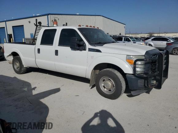 2015 Ford F-250 XL z VIN 1FT7W2A68FEA29317, wystawiony jako Copart lot #48425845 z przebiegiem 335 979 mil mil oraz Czysty tytuł • Clean title. Historia ofert i sprzedaży dostępna na DreamBid. Obrazek 4.