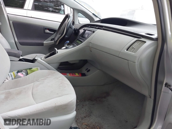 2011 Toyota Prius I with VIN JTDKN3DU5B0253021, listed as a IAAI auction lot 42098093 with 204,853 mi miles. Bid and sale history available at carsss.com. Image 5.
