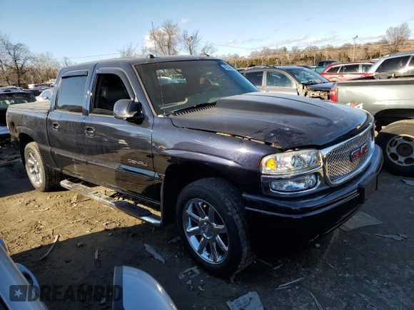 2005 GMC Sierra Denali z VIN 2GTEK63N551188181, wystawiony jako Copart lot #43548845 z przebiegiem 2 417 198 mil mil oraz Szkody całkowita. Historia ofert i sprzedaży dostępna na DreamBid. Obrazek 4.