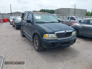 1999 Lincoln Navigator z VIN 5LMRU27L8XLJ03949, wystawiony jako IAAI lot #42398090 z przebiegiem Nie podano mil oraz . Historia ofert i sprzedaży dostępna na DreamBid. Obrazek 1.