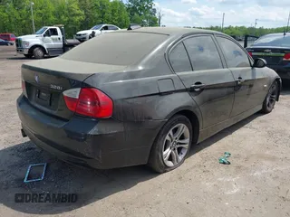 2008 BMW 3 Series 328i z VIN WBAVA37518NL48648, wystawiony jako IAAI lot #42161116 z przebiegiem 198 000 mil mil oraz . Historia ofert i sprzedaży dostępna na DreamBid. Obrazek 4.
