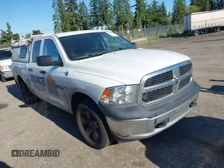 2015 Ram 1500 Tradesman z VIN 1C6RR7FT1FS635482, wystawiony jako IAAI lot #42391794 z przebiegiem 233 072 mil mil oraz . Historia ofert i sprzedaży dostępna na DreamBid. Obrazek 1.