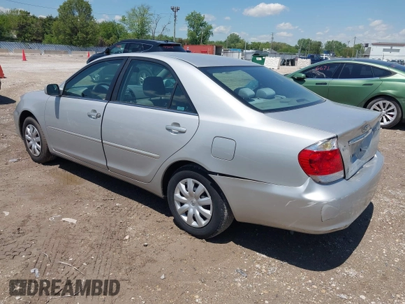 2006 Toyota Camry STD z VIN 4T1BE32K46U725379, wystawiony jako IAAI lot #42247594 z przebiegiem 83 586 mil mil oraz . Historia ofert i sprzedaży dostępna na DreamBid. Obrazek 3.