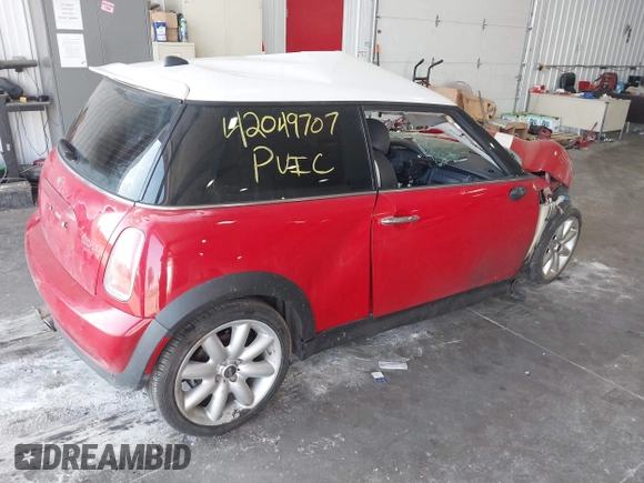 2006 MINI Hardtop S with VIN WMWRE33536TL20807, listed as a IAAI auction lot 42049707 with Not provided miles and . Bid and sale history available at DreamBid. Image 4.