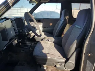 1986 Chevrolet Blazer z VIN 1G8CT18RXG8180574, wystawiony jako Copart lot #87987925 z przebiegiem 82 571 mil mil oraz Szkoda całkowita • Salvage title. Historia ofert i sprzedaży dostępna na DreamBid. Obrazek 7.