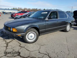 1992 BMW 7 Series z VIN WBAGB4311NDB70677, wystawiony jako Copart lot #84012434 z przebiegiem 138 692 mil mil oraz Czysty tytuł • Clean title. Historia ofert i sprzedaży dostępna na DreamBid. Obrazek 1.