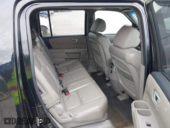 2011 Honda Pilot EX-L with VIN 5FNYF4H59BB039862, listed as a IAAI auction lot 42048218 with 174,102 mi miles and . Bid and sale history available at carsss.com. Image 8.