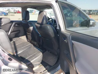 2016 Toyota RAV4 XLE with VIN 2T3WFREV1GW310309, listed as a IAAI auction lot 41993270 with 200,289 mi miles. Bid and sale history available at carsss.com. Image 8.