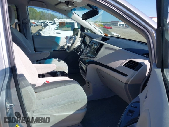 2014 Toyota Sienna LE AAS with VIN 5TDKK3DC4ES466642, listed as a IAAI auction lot 41978930 with 123,084 mi miles. Bid and sale history available at carsss.com. Image 5.
