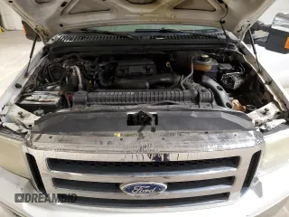 2006 Ford F-250 XL with VIN 1FTNF21506EA52363, listed as a Copart auction lot 52024205 with 112,177 mi miles and Salvage title. Bid and sale history available at DreamBid. Image 11.