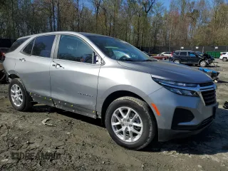 2023 Chevrolet Equinox LS z VIN 3GNAXSEG4PL207108, wystawiony jako Copart lot #52117185 z przebiegiem 12 395 mil mil oraz Szkoda całkowita • Salvage title. Historia ofert i sprzedaży dostępna na DreamBid. Obrazek 4.