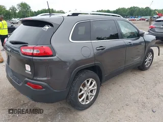 2016 Jeep Cherokee Altitude z VIN 1C4PJMCB6GW367931, wystawiony jako IAAI lot #42482796 z przebiegiem 87 178 mil mil oraz . Historia ofert i sprzedaży dostępna na DreamBid. Obrazek 4.
