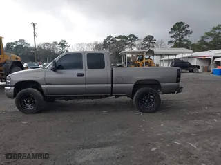 2007 GMC Sierra 2500HD Classic SLE1 with VIN 1GTHK29D47E186976, listed as a IAAI auction lot 41644961 with 442,073 mi miles. Bid and sale history available at carsss.com. Image 14.