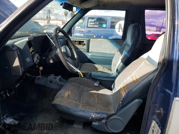 1989 Chevrolet Blazer z VIN 1GNCS18Z8K8149381, wystawiony jako Copart lot #41138414 z przebiegiem 61 828 mil mil oraz Szkoda całkowita • Salvage title. Historia ofert i sprzedaży dostępna na DreamBid. Obrazek 7.