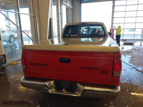 1998 Dodge Dakota SLT with VIN 1B7GL22YXWS762222, listed as a IAAI auction lot 41250956 with 195,027 mi miles. Bid and sale history available at carsss.com. Image 16.