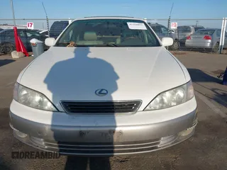 1997 Lexus ES 300 z VIN JT8BF22G5V0060245, wystawiony jako IAAI lot #42368851 z przebiegiem 241 736 mil mil oraz . Historia ofert i sprzedaży dostępna na DreamBid. Obrazek 6.