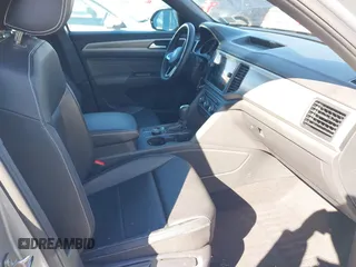 2021 Volkswagen Atlas SE with VIN 1V2KE2CA4MC228516, listed as a IAAI auction lot 41630396 with 53,946 mi miles and . Bid and sale history available at DreamBid. Image 5.