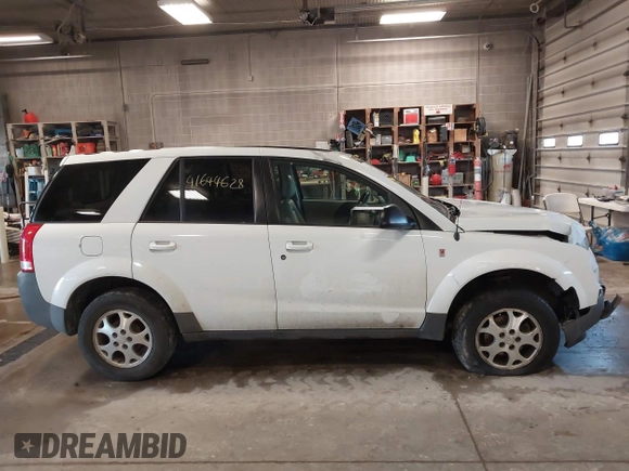 2004 Saturn VUE V6 with VIN 5GZCZ534X4S810971, listed as a IAAI auction lot 41644628 with 206,405 mi miles. Bid and sale history available at carsss.com. Image 13.
