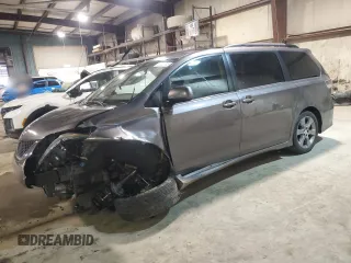 2011 Toyota Sienna SE z VIN 5TDXK3DC3BS071160, wystawiony jako Copart lot #61430495 z przebiegiem 167 008 mil mil oraz Szkoda całkowita • Salvage title. Historia ofert i sprzedaży dostępna na DreamBid. Obrazek 1.
