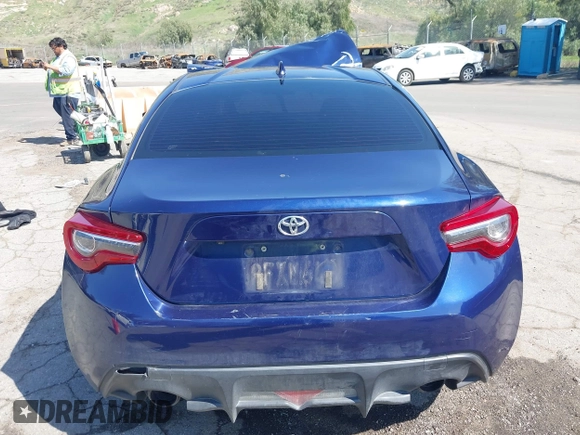 2018 Toyota 86 with VIN JF1ZNAA12J8700620, listed as a IAAI auction lot 41848941 with 127,396 mi miles. Bid and sale history available at carsss.com. Image 17.