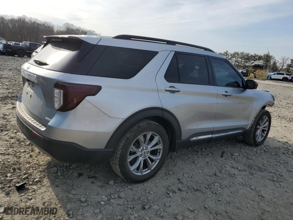 2020 Ford Explorer XLT with VIN 1FMSK7DH8LGB03895, listed as a Copart auction lot 48538615 with 70,571 mi miles and Salvage Title. Bid and sale history available at carsss.com. Image 3.