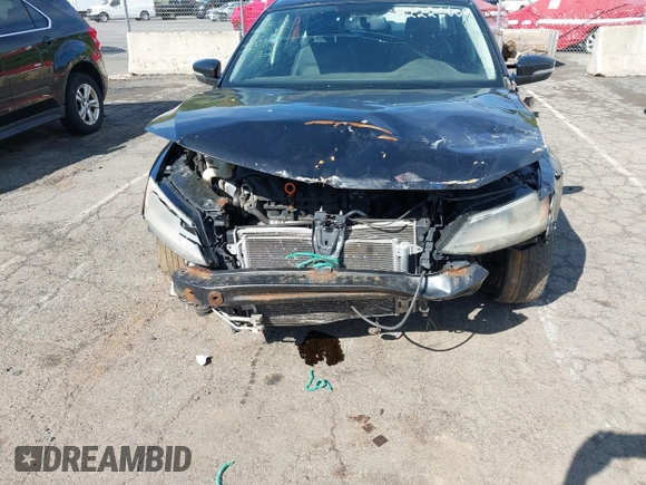 2013 Volkswagen Jetta SE with VIN 3VWDP7AJ3DM360389, listed as a IAAI auction lot 42221604 with 255,244 mi miles and . Bid and sale history available at DreamBid. Image 6.