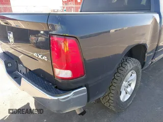 2021 Ram 1500 SLT z VIN 1C6RR7LG2MS536075, wystawiony jako IAAI lot #41748084 z przebiegiem 75 506 mil mil oraz . Historia ofert i sprzedaży dostępna na DreamBid. Obrazek 6.