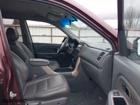 2008 Honda Pilot VP with VIN 5FNYF18268B003608, listed as a IAAI auction lot 41868869 with 184,324 mi miles. Bid and sale history available at carsss.com. Image 5.