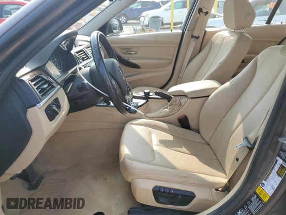 2014 BMW 3 Series 320i xDrive с VIN WBA3C3C58EPV90764, выставлен на аукционе Copart как лот 59424895 с пробегом 116 054 миль миль и Списание • Salvage title. История ставок и продаж доступна на DreamBid. Изображение 7.