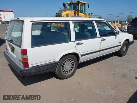 1993 Volvo 960 с VIN YV1KW9517P0010929, выставлен на аукционе IAAI как лот 42159784 с пробегом 246 735 миль миль и . История ставок и продаж доступна на DreamBid. Изображение 4.