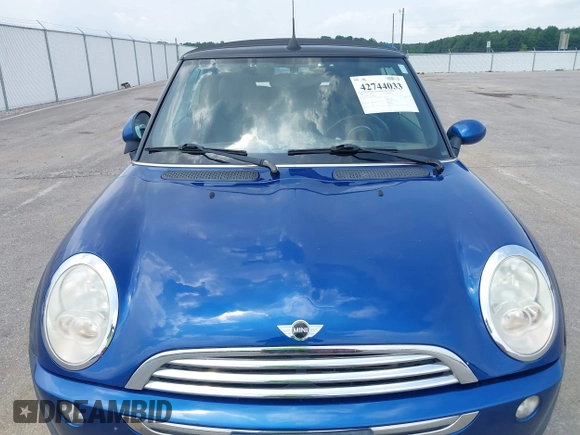 2008 MINI Convertible with VIN WMWRF33568TG18867, listed as a IAAI auction lot 42744033 with 131,586 mi miles and . Bid and sale history available at DreamBid. Image 10.