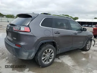 2019 Jeep Cherokee Latitude Plus с VIN 1C4PJLLB9KD186823, выставлен на аукционе Copart как лот 56421145 с пробегом 175 542 миль миль и Списание • Salvage title. История ставок и продаж доступна на DreamBid. Изображение 3.