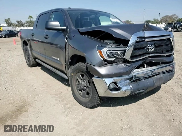 2013 Toyota Tundra z VIN 5TFEM5F18DX063156, wystawiony jako Copart lot #46681385 z przebiegiem 125 682 mil mil oraz Szkoda całkowita • Salvage title. Historia ofert i sprzedaży dostępna na DreamBid. Obrazek 10.