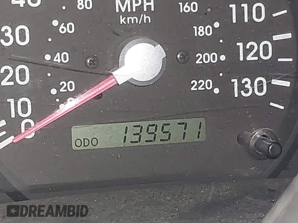 2004 Kia Sorento LX with VIN KNDJC733545251146, listed as a IAAI auction lot 41588725 with 139,571 mi miles. Bid and sale history available at carsss.com. Image 16.