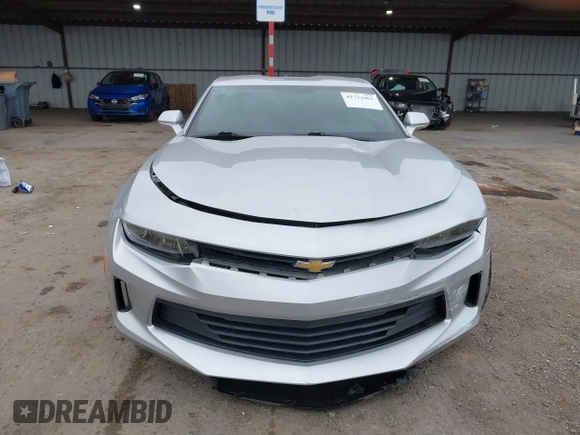 2017 Chevrolet Camaro 1LT z VIN 1G1FB1RXXH0142127, wystawiony jako IAAI lot #41731901 z przebiegiem 87 961 mil mil oraz . Historia ofert i sprzedaży dostępna na DreamBid. Obrazek 6.