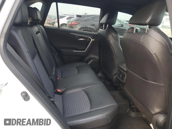 2024 Toyota RAV4 Hybrid XSE z VIN 2T3E6RFV5RW053717, wystawiony jako Copart lot #63863505 z przebiegiem 14 665 mil mil oraz Szkoda całkowita • Salvage title. Historia ofert i sprzedaży dostępna na DreamBid. Obrazek 10.