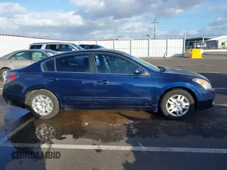 2009 Nissan Altima 2.5 S with VIN 1N4AL21E29N407650, listed as a IAAI auction lot 41647486 with 146,906 mi miles. Bid and sale history available at carsss.com. Image 13.