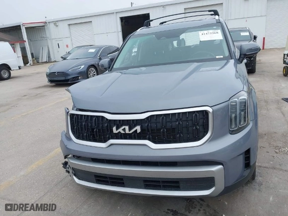 2023 Kia Telluride EX with VIN 5XYP34GC7PG356057, listed as a IAAI auction lot 41475968 with 37,832 mi miles. Bid and sale history available at carsss.com. Image 12.