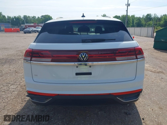2024 Volkswagen Atlas SE with VIN 1V2DE2CA0RC259827, listed as a IAAI auction lot 42145264 with 10,302 mi miles and . Bid and sale history available at DreamBid. Image 16.